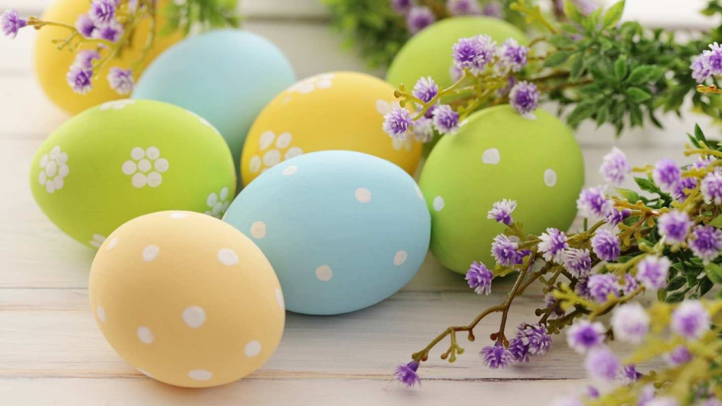 Открытка весенние цветы и яйца  пасха  Happy Easter 